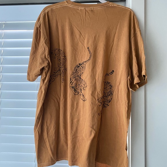 Urban Outfitters Tops | Urban Outfitters Tiger Tee Nwt Sm | Poshmark
